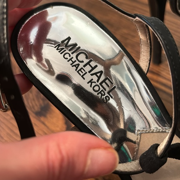 Michael kors size 9 black heels - Picture 6 of 6